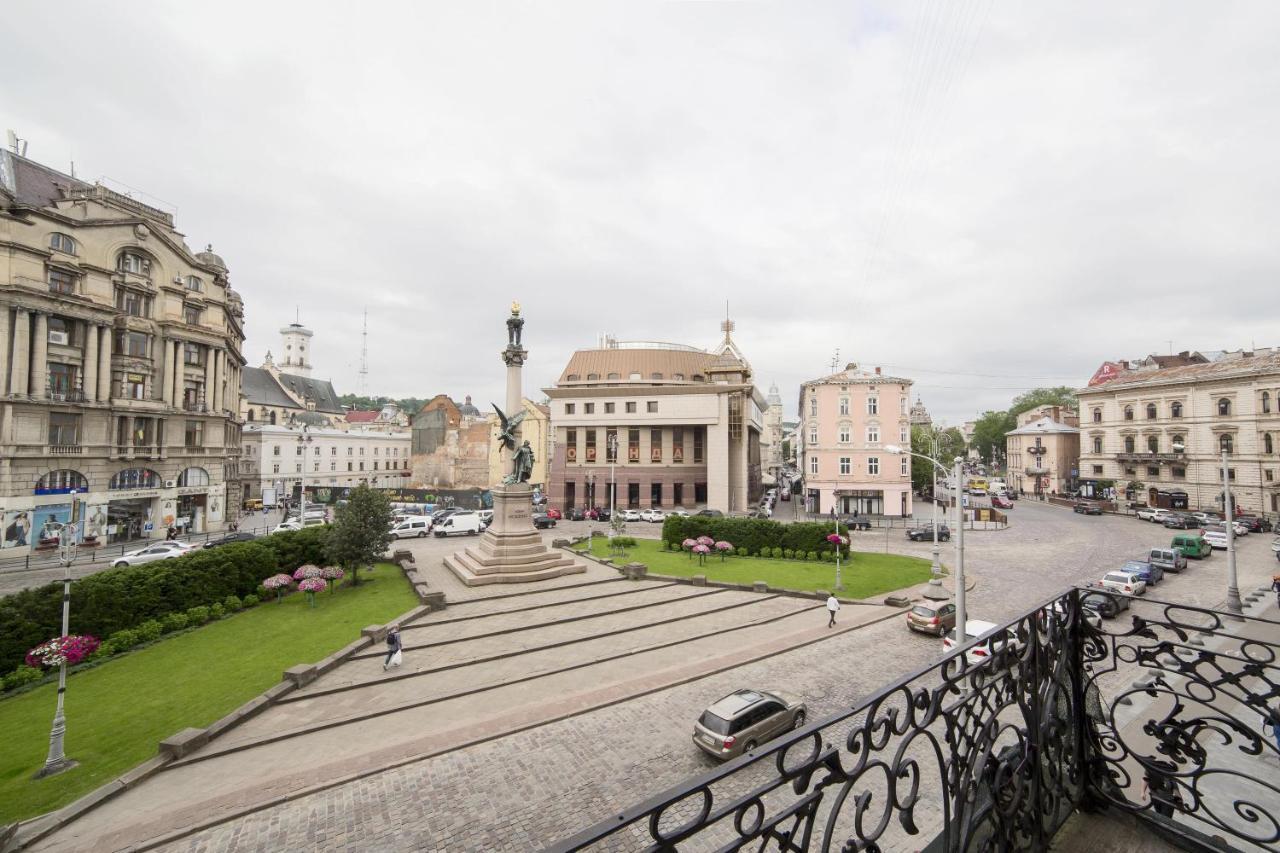 Lviv4U Apartamento Exterior foto